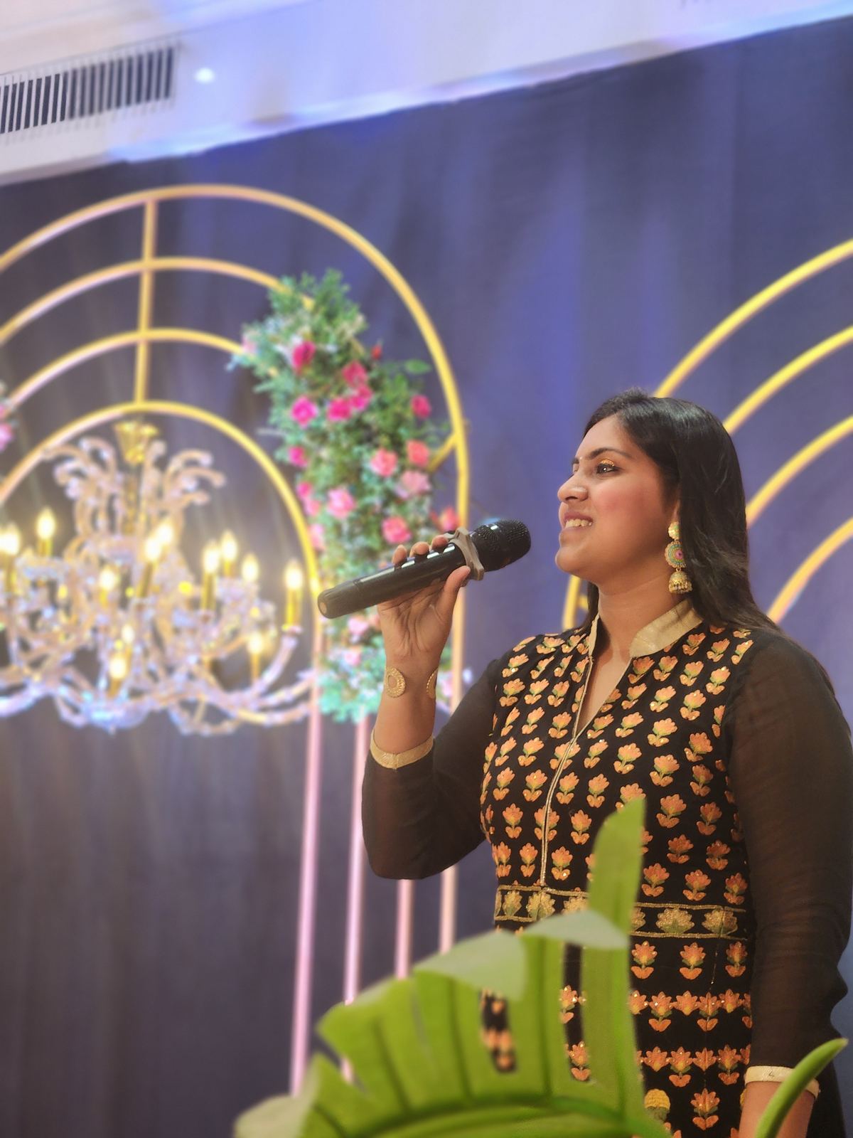 Anchor Ananya Kundu — Reception Elegance